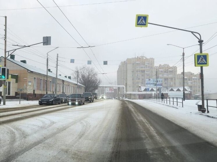 В Тамбове продолжают обрабатывать улицы против гололёда