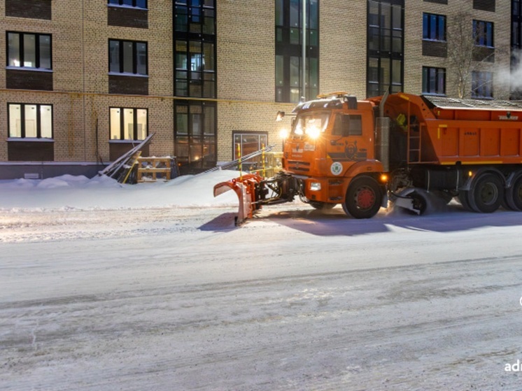 Жителей Нарьян-Мара просят убрать машины с парковки на Полярной, 15