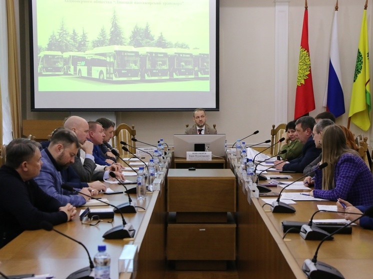 Проблемы муниципального транспорта в Липецке: нехватка водителей и простои