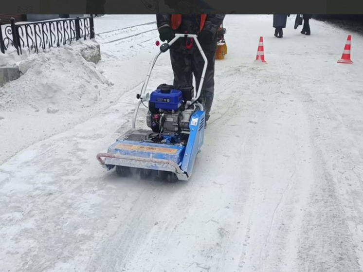 В Улан-Удэ на уборку городских тротуаров вывели «Ледокол»