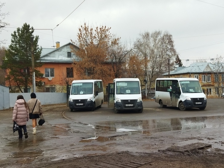 Чиновников в Балтайском районе заставили обеспечить людей транспортом