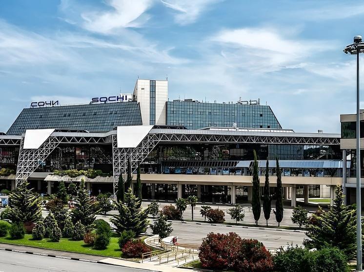 Аэропорт «Сочи» полтора часа не принимал и не отправлял самолёты