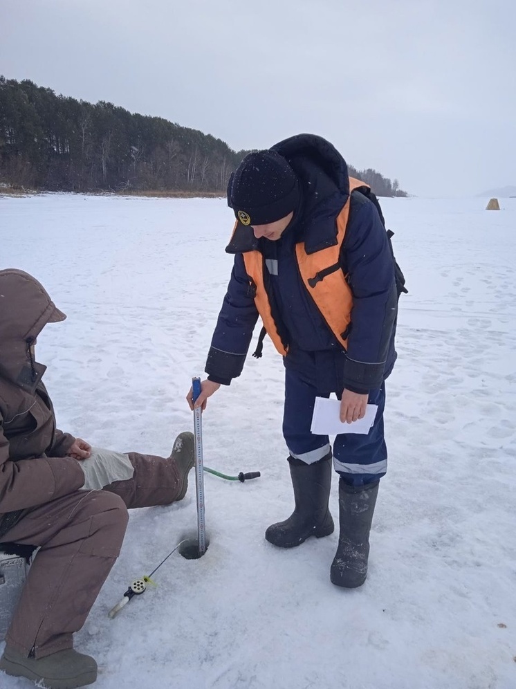 Спасатели следят за толщиной льда на водоемах Марий Эл