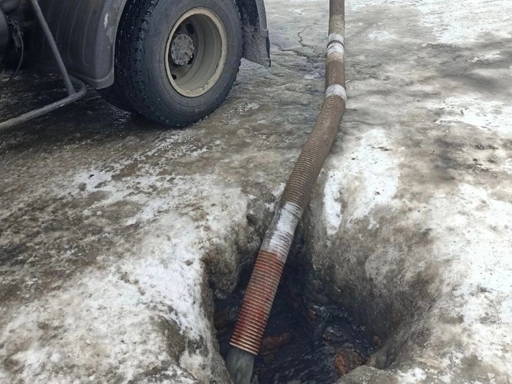 На бывшей птицефабрике Хакасии незаконно сливали бытовые отходы