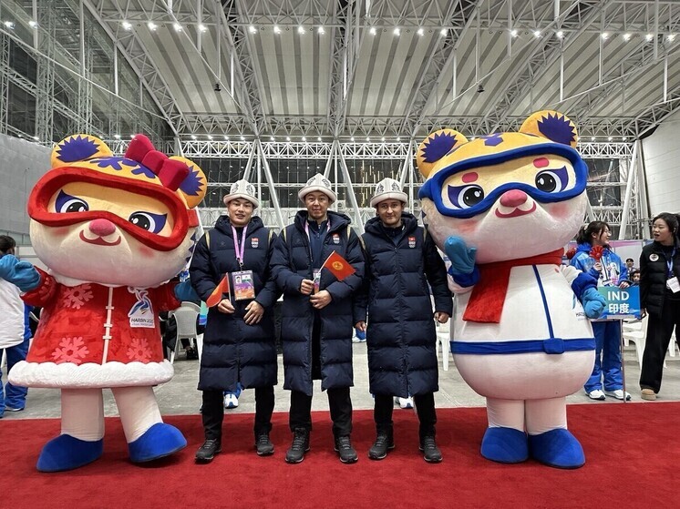 Спортсмены из Бишкека демонстрируют высокий уровень игры по хоккею