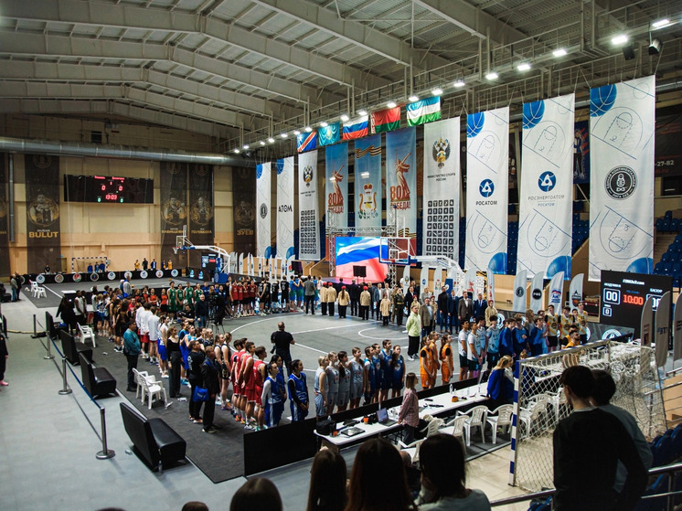 Болельщики СГУОР пришли поддержать свою баскетбольную команду 3х3