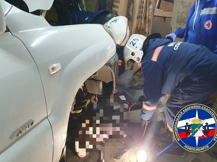 Новосибирец погиб под собственной машиной во время ремонта