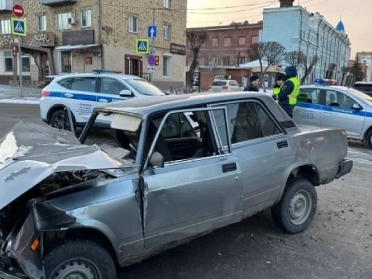 Подросток на ВАЗ стал виновником ДТП с автобусом в центре Красноярска