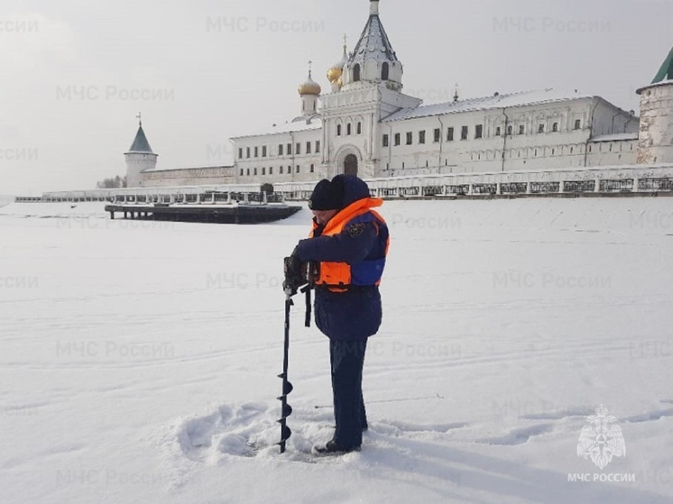 Рыбакам подфартило: лед на костромских реках резко утолщился
