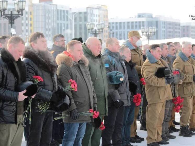 В Салехарде минутой молчания почтили память россиян, исполнявших служебный долг за пределами Отечества