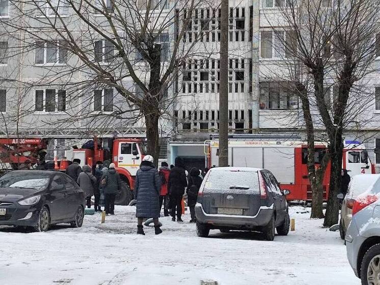 В Твери из горящей многоэтажки эвакуировали 10 человек