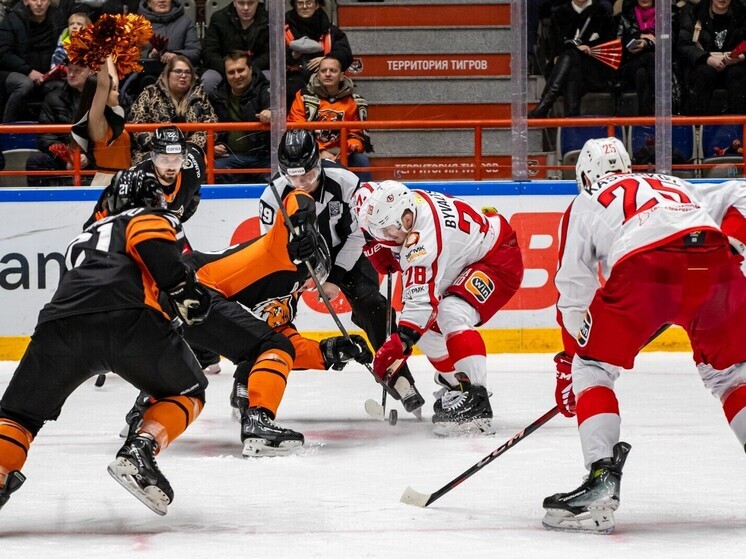 «Автомобилист» обыграл «Амур» в овертайме