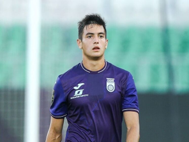 Футболист Данил Ахатов продлил контракт с клубом «Уфа»