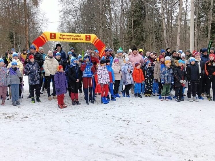 Сотни лыжников собрались на гонку в Вышневолоцком округе