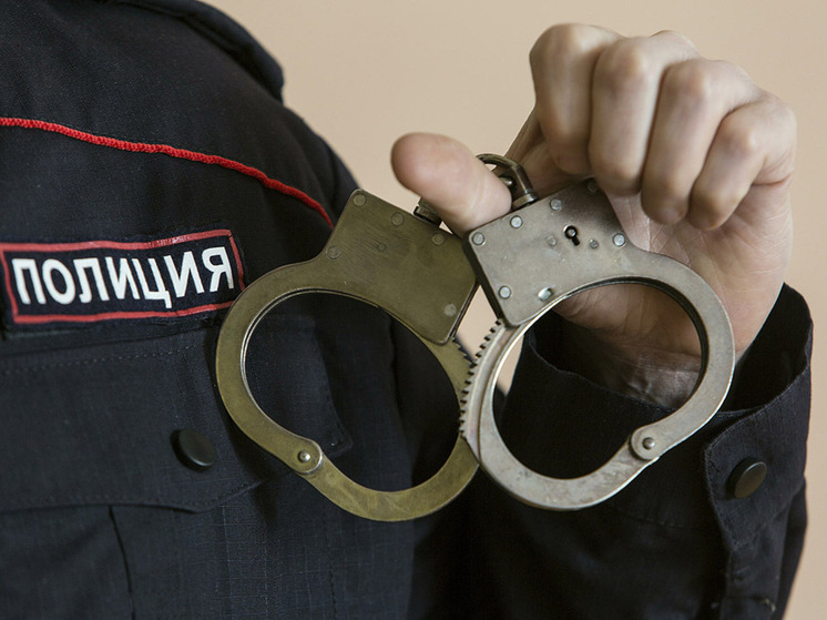 Участкового, заставившего похитителя перстня возместить ущерб, осудили за взятку