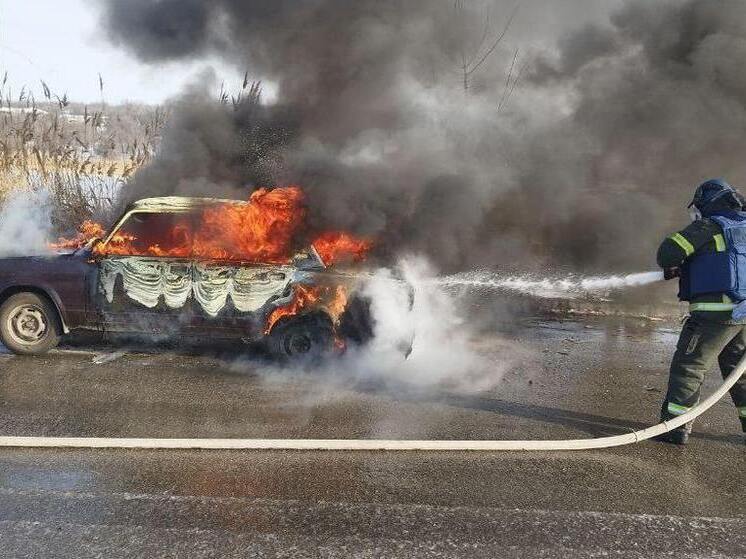 ВСУ ударили по гражданскому авто на Васильевской трассе Запорожья: пострадала женщина