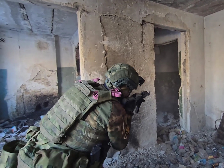 Российские военные уничтожили колонну врага, наступавшего в Курской области