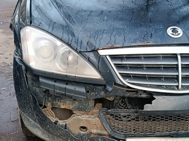 В районе Оленегорска столкнулись два автомобиля