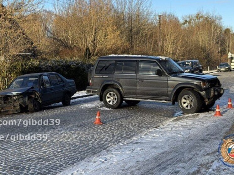 В Полесске водитель выехал на встречку и спровоцировал аварию