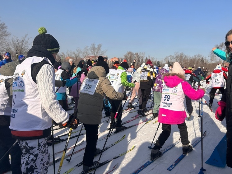 В Абакане и Черногорске прошли старты «Лыжни России-2025»