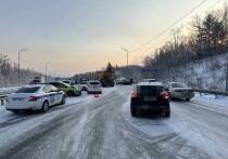 Во Владивостоке произошла крупная авария с участием 13 автомобилей