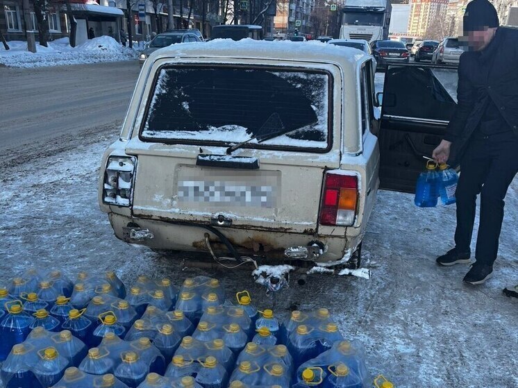 Новосибирцам напомнили о вреде метанола в составе «незамерзайки»