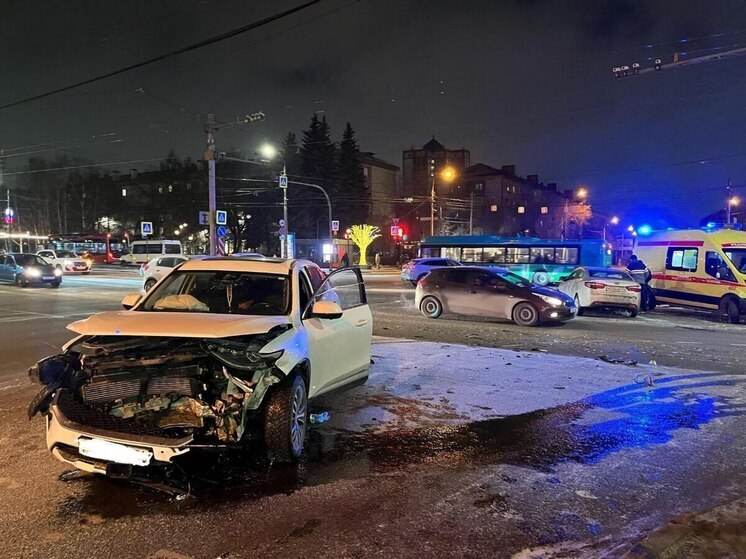 В Челябинске в аварии пострадали женщина и 4-летняя девочка