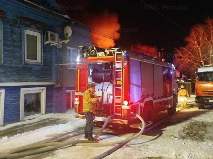 Пожар площадью 450 кв. метров в частном доме потушили в Самаре ночью 17 февраля