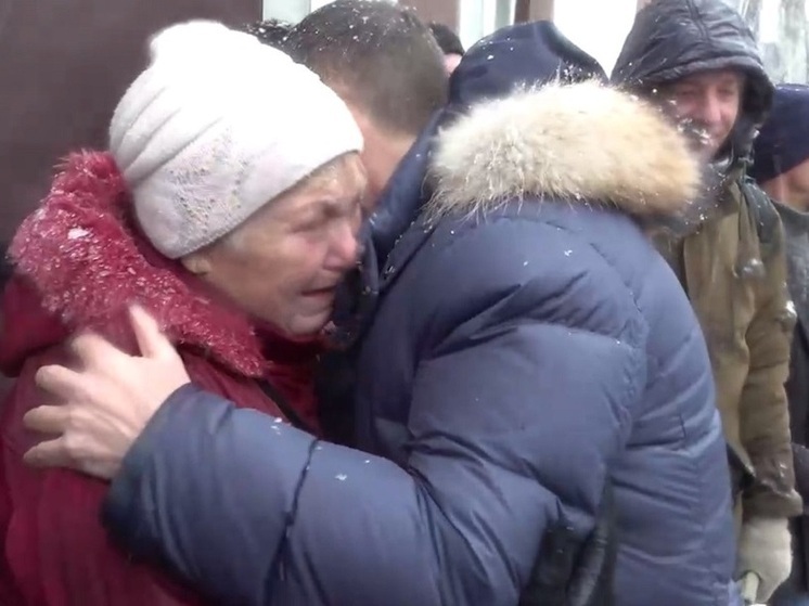 В Авдеевке 35 семей заселились в восстановленный дом