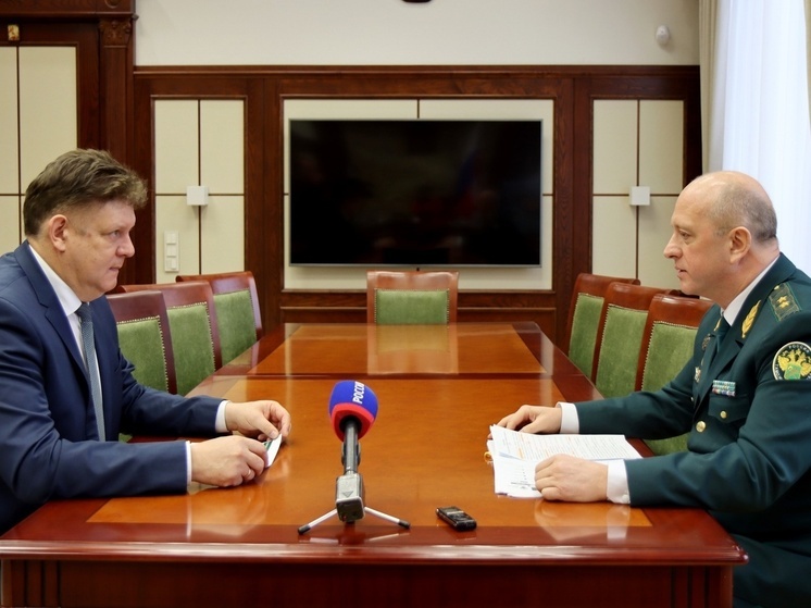 Полпред президента в СФО Анатолий Серышев провел рабочую встречу с начальником Сибирского таможенного управления