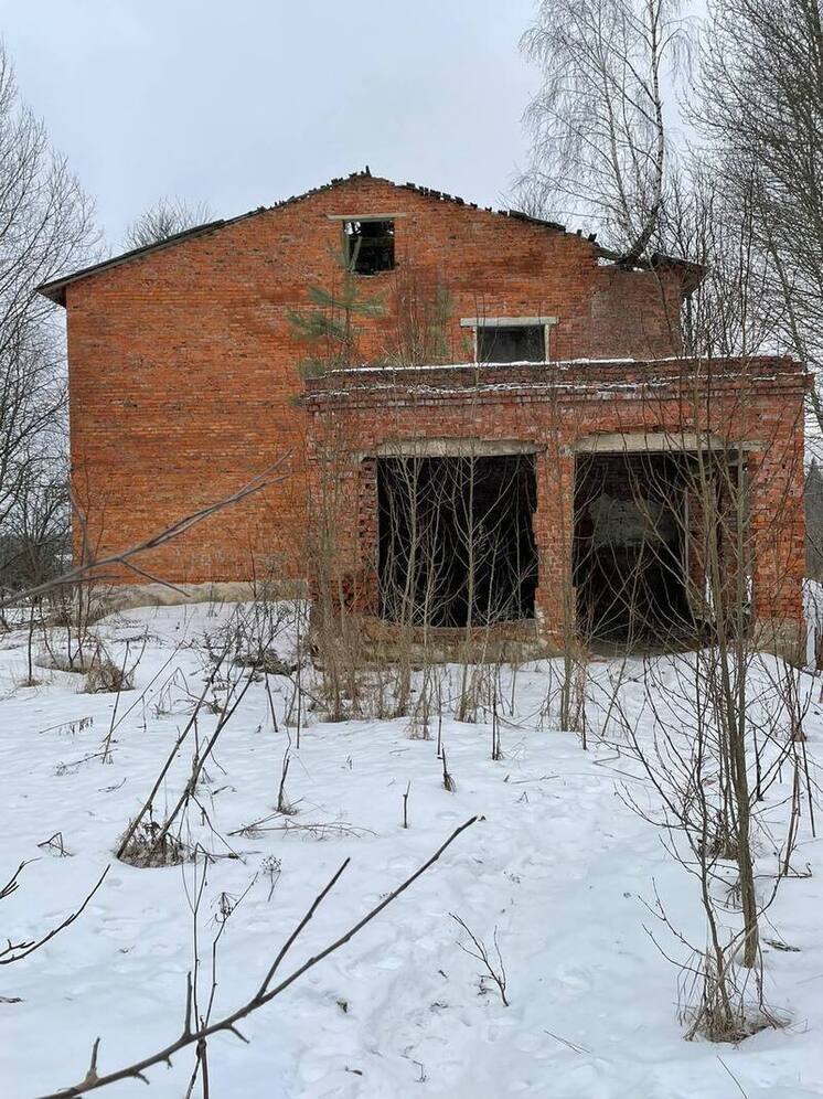 Жителей Износковского района спасли от опасного здания