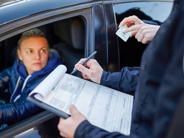 За что псковичей могут лишить водительских прав