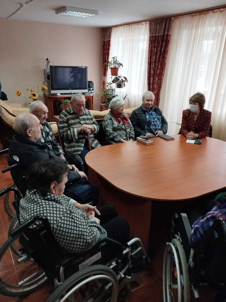 В Опочке проверили условия проживания постояльцев дома-интерната