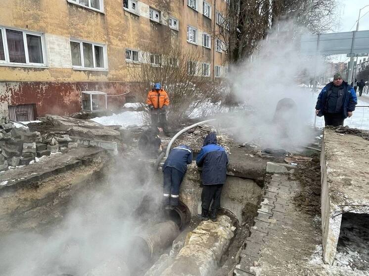 Специалисты в Калининграде приступили к устранению аварии на магистральном трубопроводе