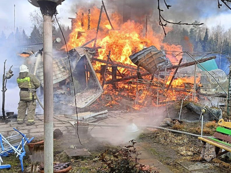 В малоярославецком селе Детчино сгорел дачный дом