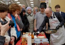 На недавнем заседании организационного комитета было принято решение организовать торговлю семенным картофелем на отдельной площадке, которая будет находиться близ парковки и оборудована отапливаемым шатром