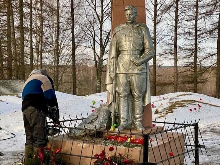 В Тихвине для каждого военного памятника назначили «шефа»