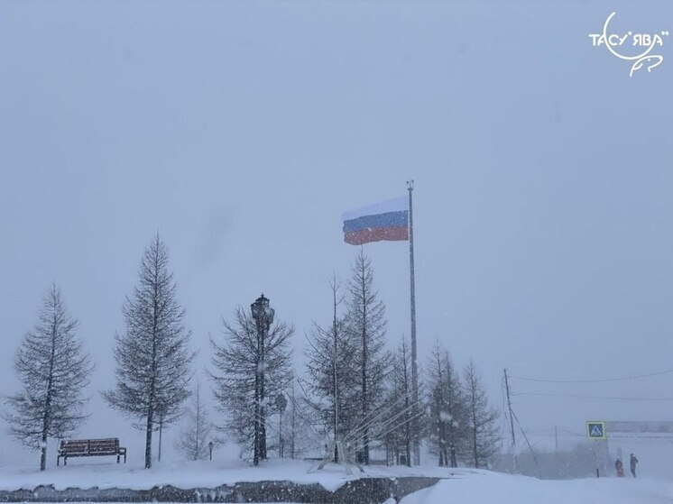 Выезд из Тазовского перекрыли из-за непогоды