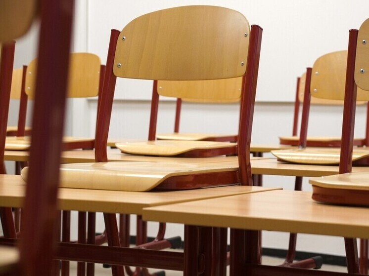 В школах Артема звонки на перемены и уроки заменили патриотическими песнями