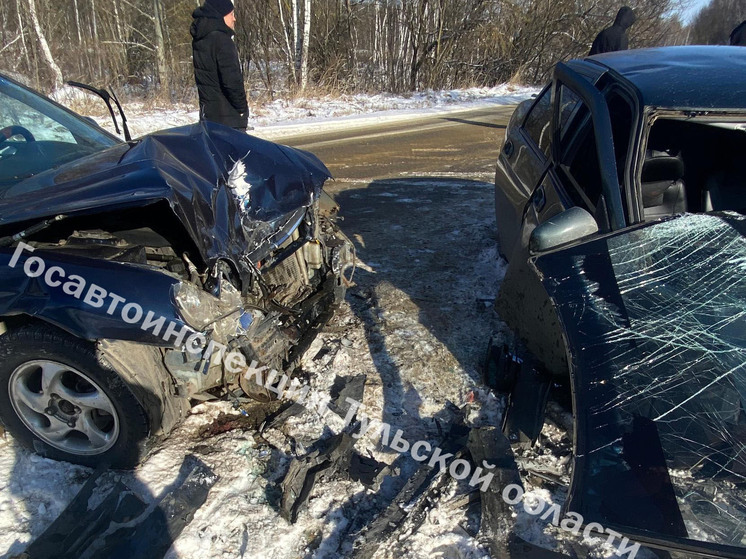 Под Тулой молодой лихач на «Приоре» выскочил на встречку: два человека пострадали