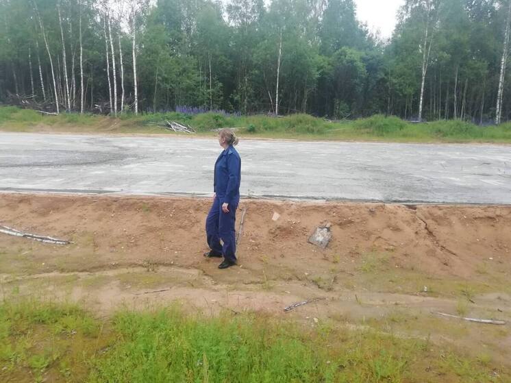 Житель Барятинского района уберет бетонную плиту с земли