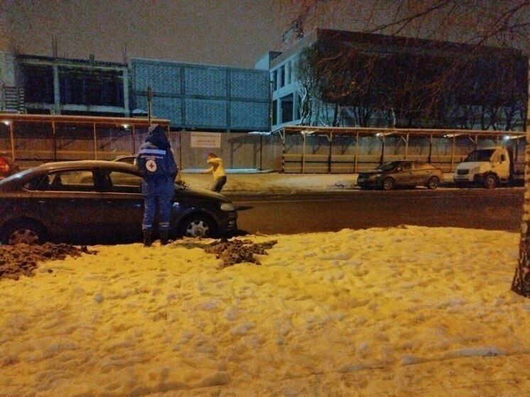 Петербуржец в состоянии наркотического опьянения час танцевал перед фельдшером