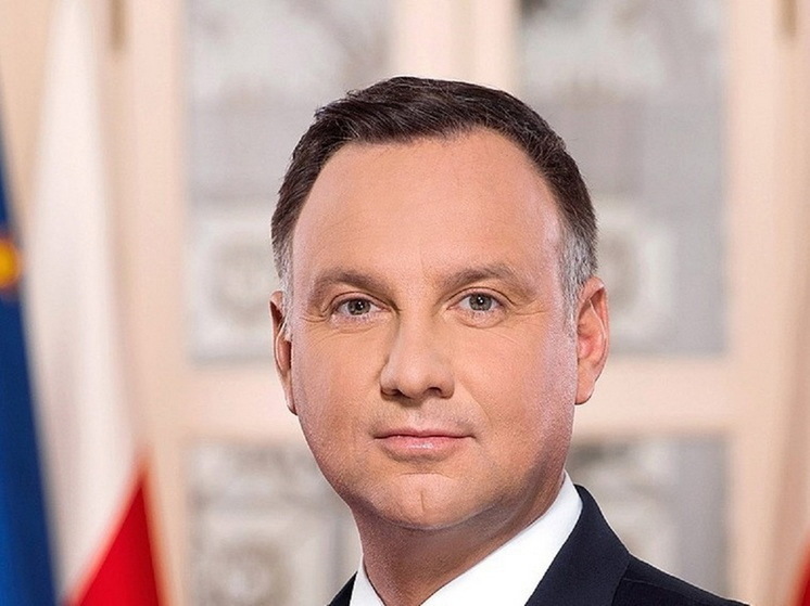 Президент Польши выразил надежду на прекращение боевых действий после встречи с Келлогом