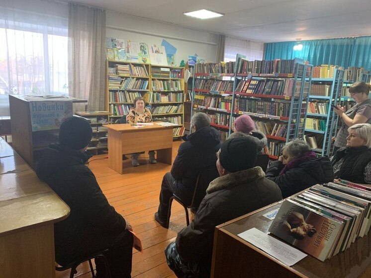 Пенсии, коммуналка, льготы: депутаты АКЗС провели приемы граждан в Заринском районе