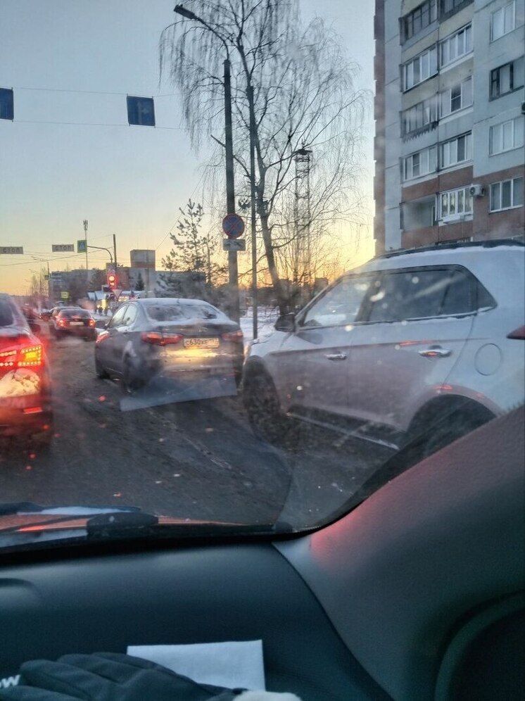 Псковские автомобилисты начали утро с ДТП