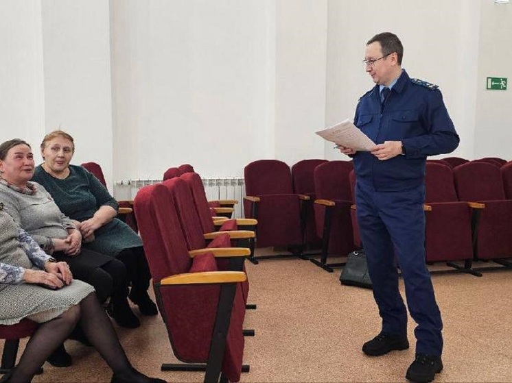 Зам прокурора провел личный прием граждан в селе Коткино