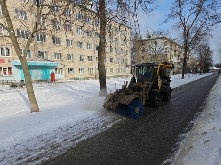 За сутки на улицы Тулы высыпали 800 тонн противогололедных материалов