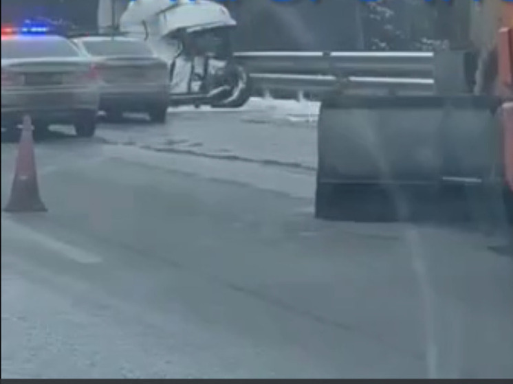 В ДТП на Симферопольском шоссе фуру разорвало на части