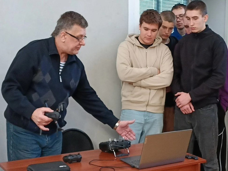 Пензенские студенты осваивают профессию оператора БПЛА и учатся тактической медицине