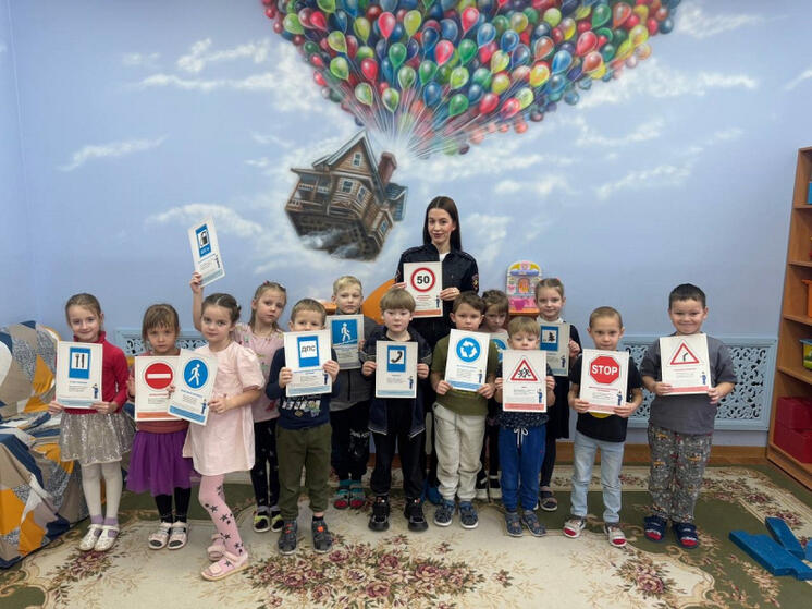 Cотрудники Госавтоинспекции пришли в гости в Смоленский Православный детский сад